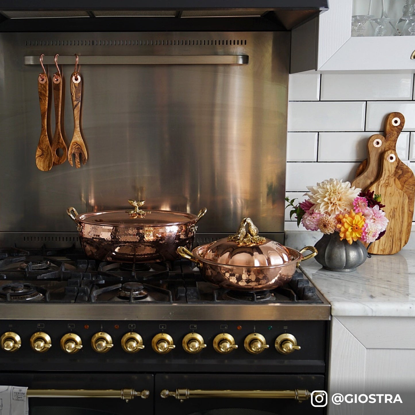 Hammered copper 8 Qt Oval Casserole lined with high purity tin applied by hand over fire and bronze handles, from Ruffoni Historia collection