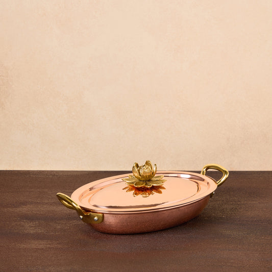 Hammered copper 10" Covered  Oval Gratin lined with high purity tin applied by hand over fire and bronze handles, from Ruffoni Historia collection