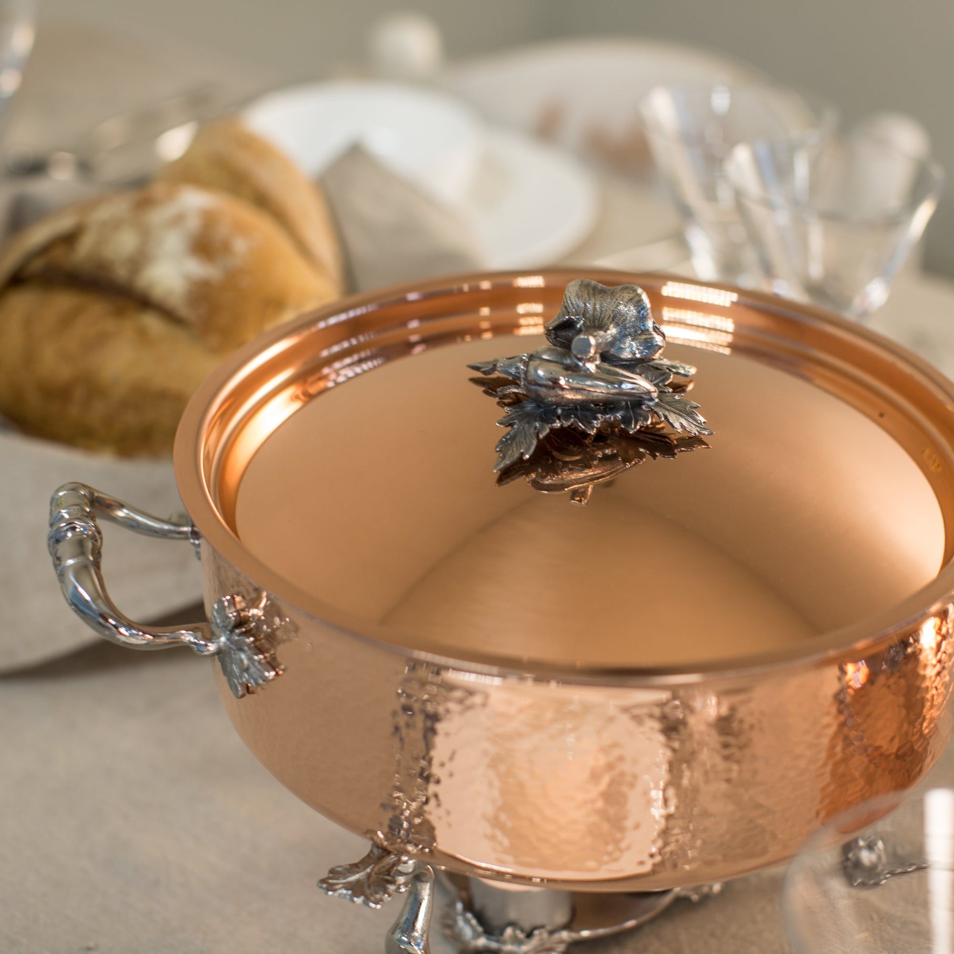 Braiser with lid in hammered copper from Ruffoni